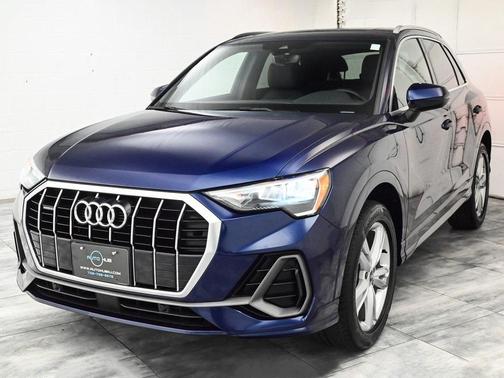 2022 Audi Q3 45 S line Premium