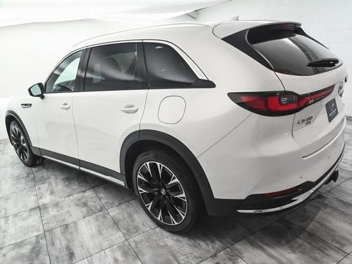 2024 Mazda CX-90 PHEV Premium Plus
