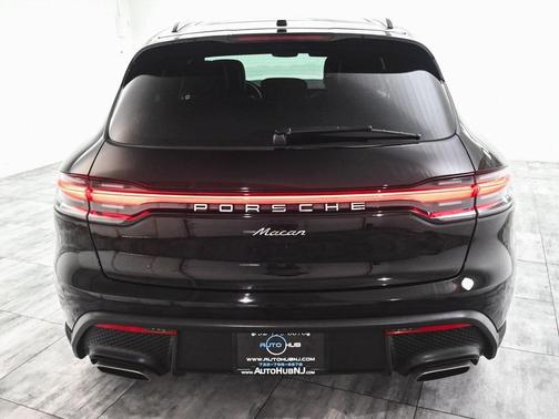 2023 Porsche Macan Base