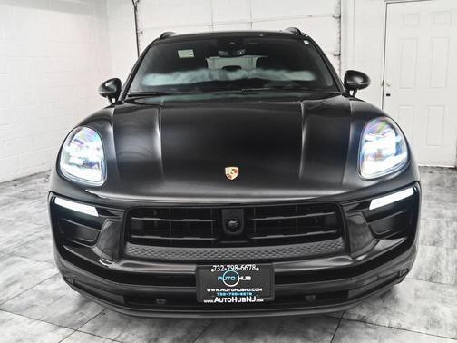2023 Porsche Macan Base