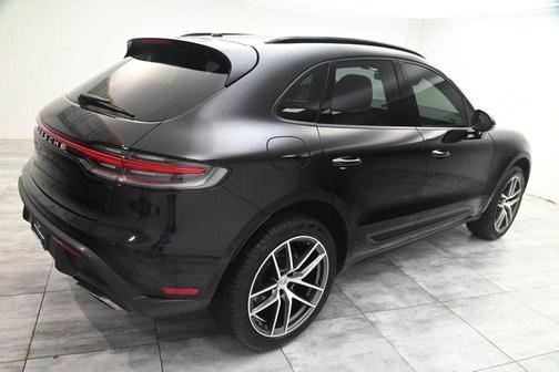 2023 Porsche Macan Base