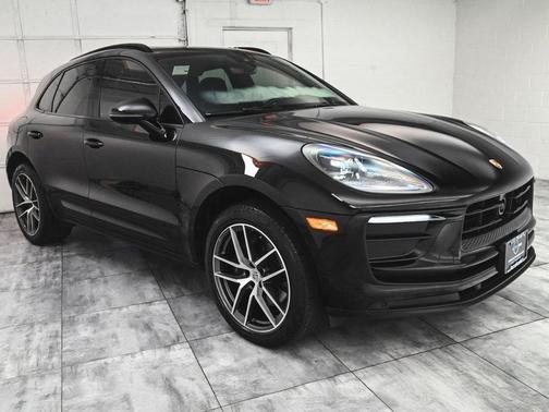 2023 Porsche Macan Base