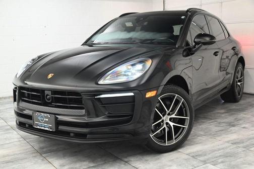 2023 Porsche Macan Base