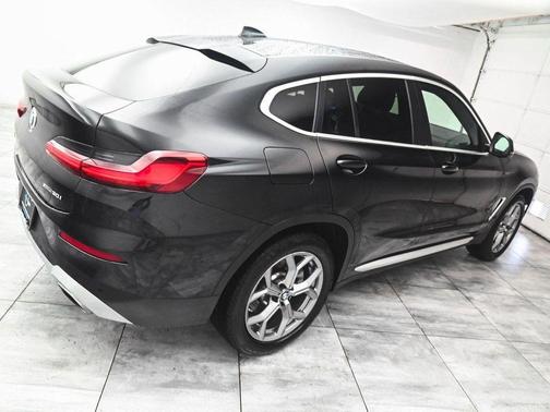 2025 BMW X4 xDrive30i