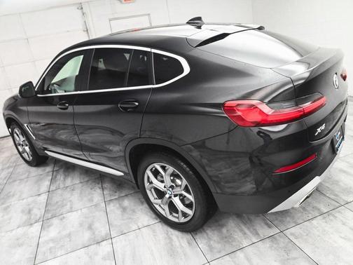 2025 BMW X4 xDrive30i
