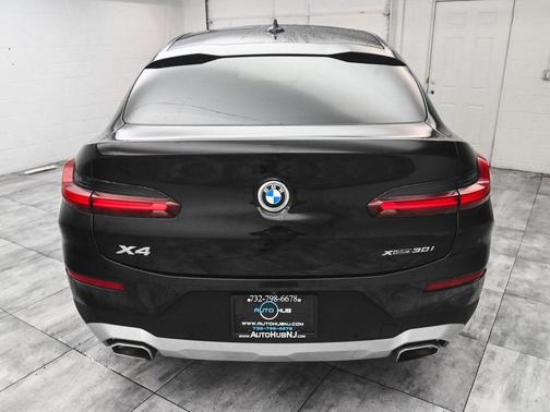 2025 BMW X4 xDrive30i
