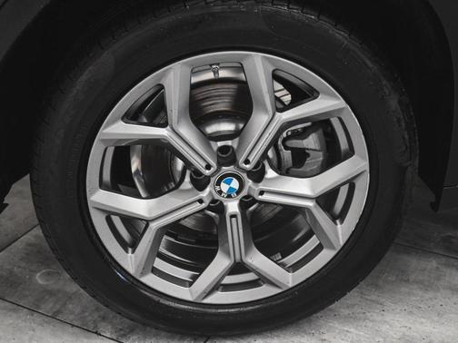 2025 BMW X4 xDrive30i