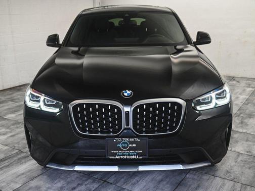 2025 BMW X4 xDrive30i