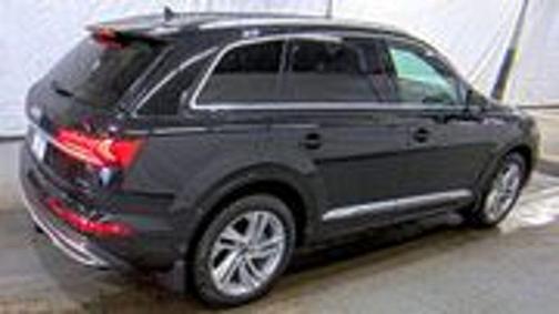 2022 Audi Q7 45 Premium Plus