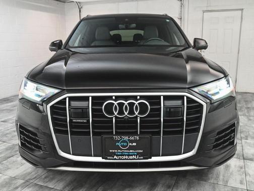 2022 Audi Q7 45 Premium Plus