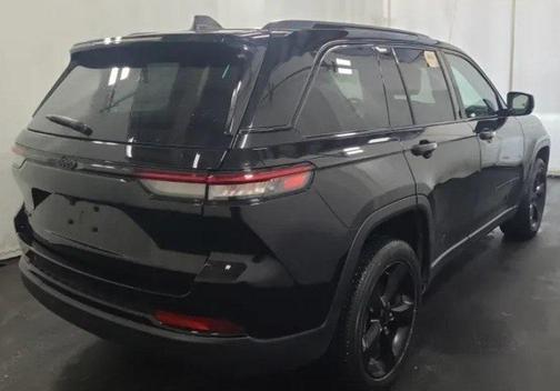 2022 Jeep Grand Cherokee Altitude