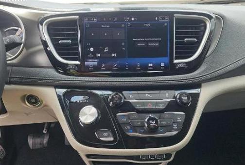 Bright White Clearcoat 2024 Chrysler Pacifica Hybrid Select