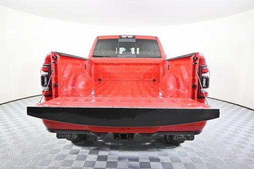 2019 RAM 2500 Laramie Crew Cab 4x4 6'4' Box