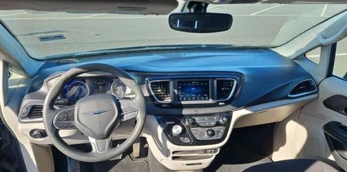 2020 Chrysler Pacifica Touring