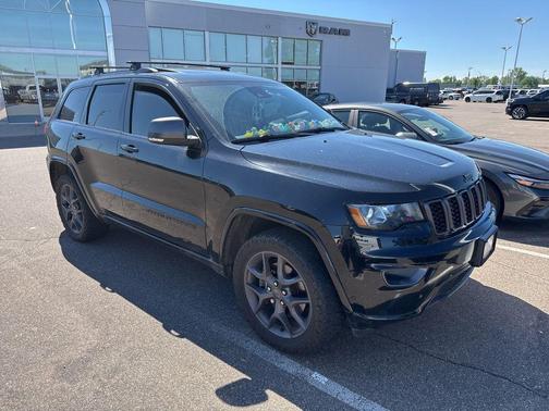 Diamond Black Crystal Pearlcoat 2021 Jeep Grand Cherokee 80th Anniversary 4x4
