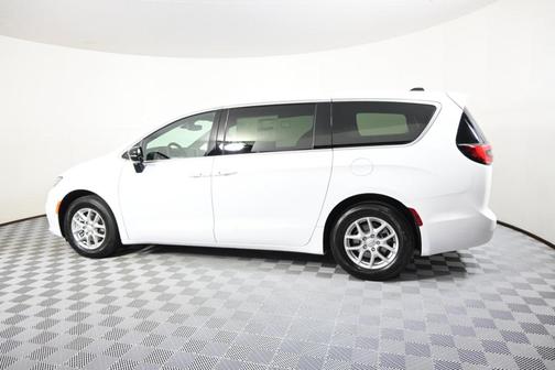 2025 Chrysler Pacifica L