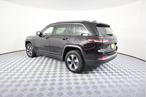 2022 Jeep Grand Cherokee 4xe Base