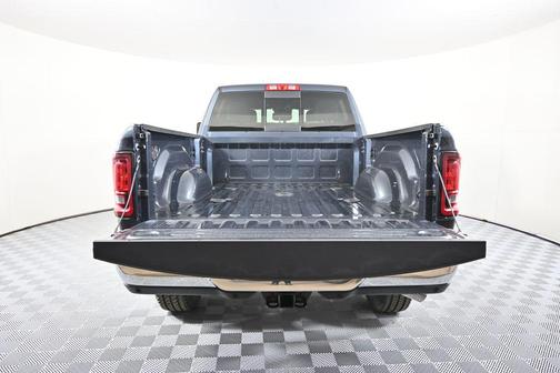 2026 RAM 3500 Tradesman Crew Cab 4x4 6'4' Box