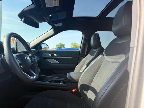 STAR WHITE MET TRI-COAT 2025 Ford Explorer ST