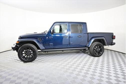 2025 Jeep Gladiator Nighthawk