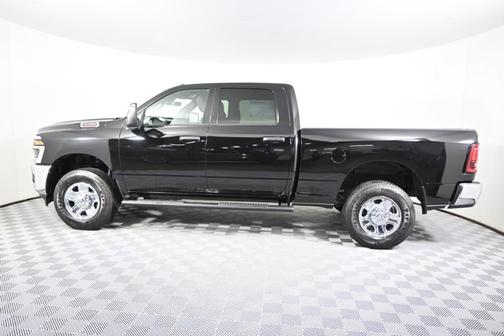 2025 RAM 3500 Tradesman Crew Cab 4x4 6'4' Box