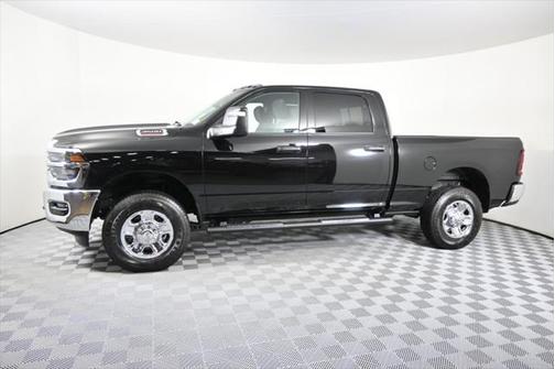 2025 RAM 3500 Tradesman Crew Cab 4x4 6'4' Box