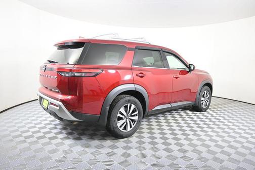 2023 Nissan Pathfinder SL 4WD