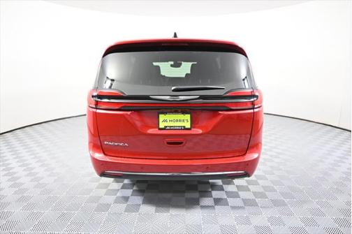 2025 Chrysler Pacifica L