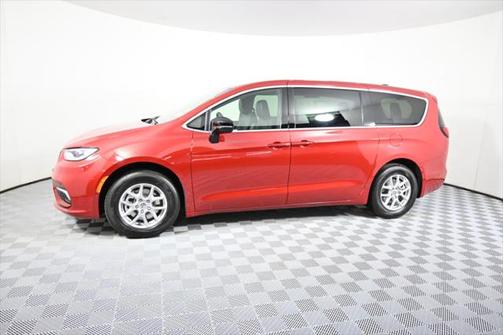 2025 Chrysler Pacifica L