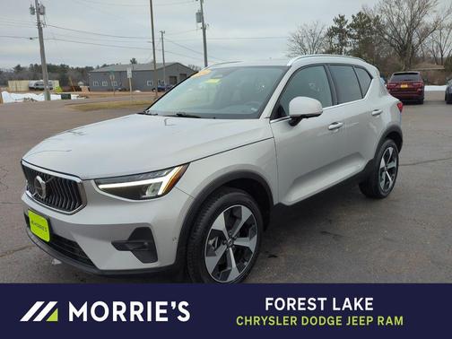 Silver Dawn Metallic 2024 Volvo XC40 B5 Plus Bright Theme