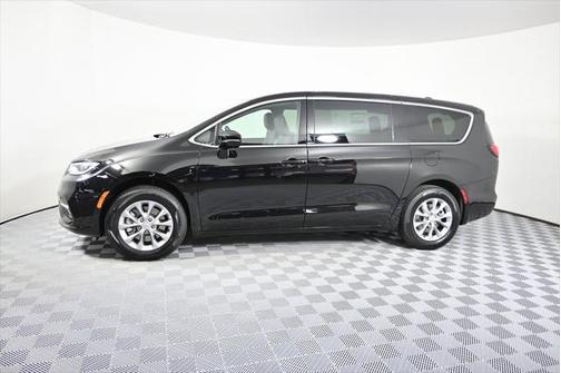 2025 Chrysler Pacifica L