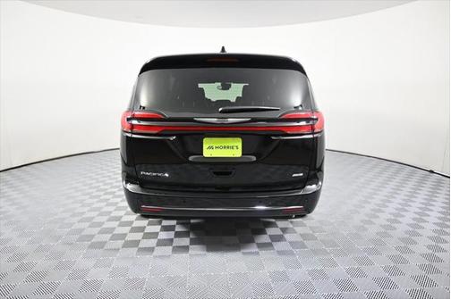 2025 Chrysler Pacifica L