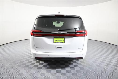 2025 Chrysler Pacifica L