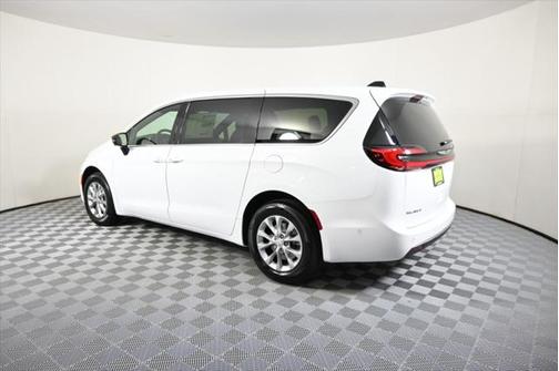 2025 Chrysler Pacifica L