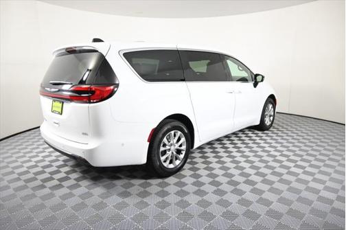 2025 Chrysler Pacifica L