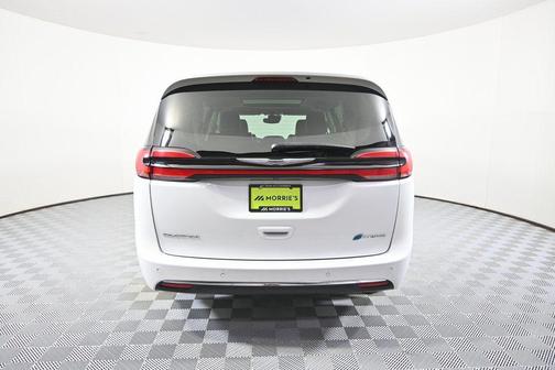 2022 Chrysler Pacifica Hybrid Limited