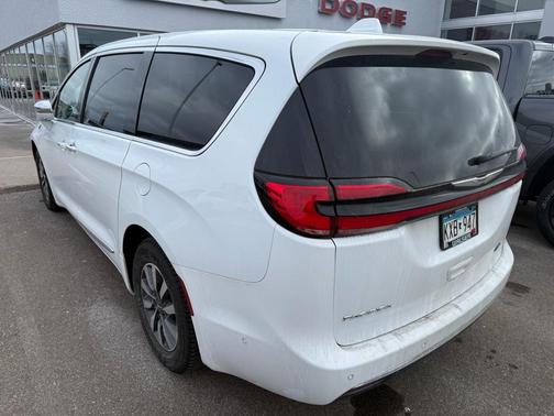 2022 Chrysler Pacifica Hybrid Limited