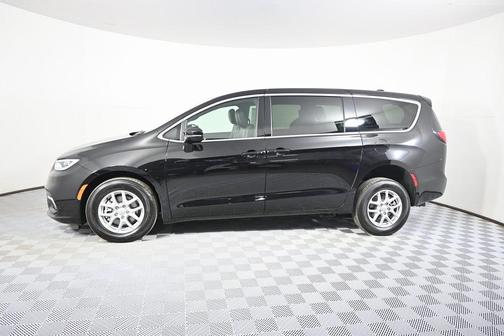 2025 Chrysler Pacifica L