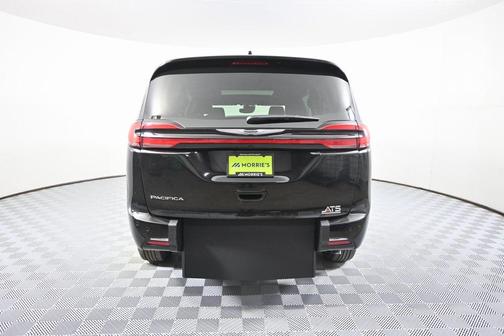 2025 Chrysler Pacifica L