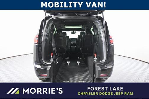 2025 Chrysler Pacifica L