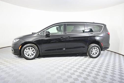 2025 Chrysler Pacifica L