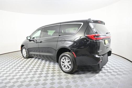 2025 Chrysler Pacifica L