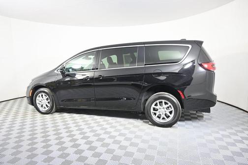 2025 Chrysler Pacifica L