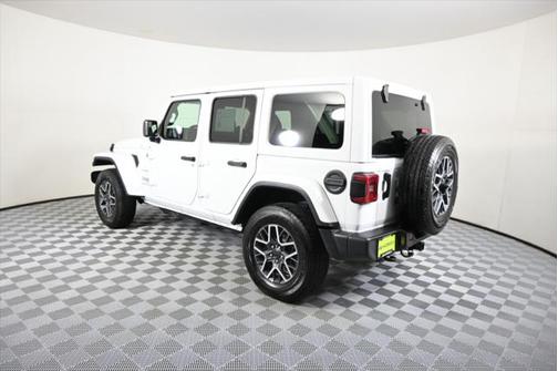 2024 Jeep Wrangler 4-Door Sahara 4x4