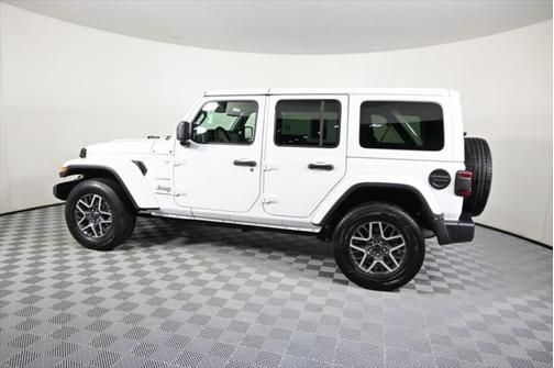2024 Jeep Wrangler 4-Door Sahara 4x4