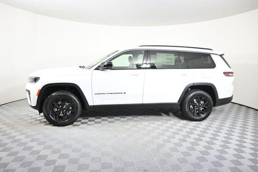Bright White Clearcoat 2026 Jeep Grand Cherokee L Altitude
