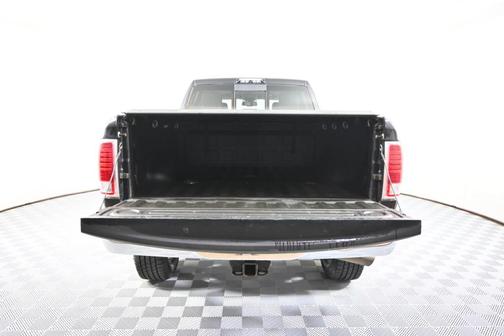 2017 RAM 3500 Laramie Crew Cab 4x4 6'4' Box