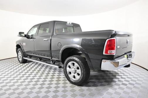 2017 RAM 3500 Laramie Crew Cab 4x4 6'4' Box