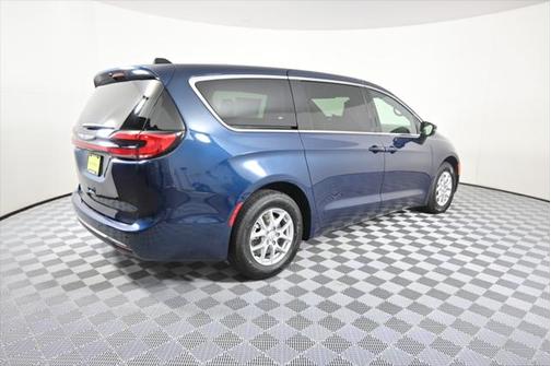 2025 Chrysler Pacifica L
