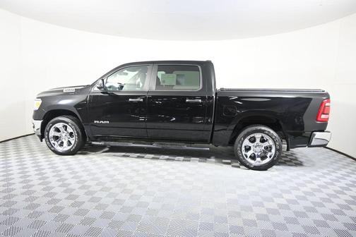 Diamond Black Crystal Pearlcoat 2023 RAM 1500 Big Horn/Lone Star